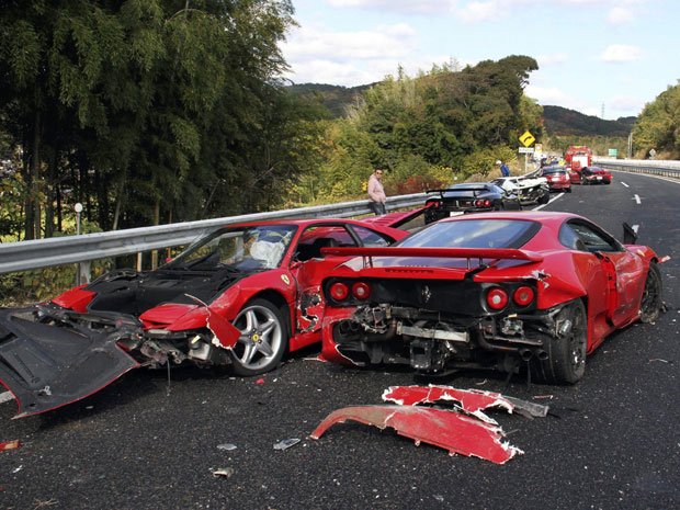 ferraris-crash-2.jpg