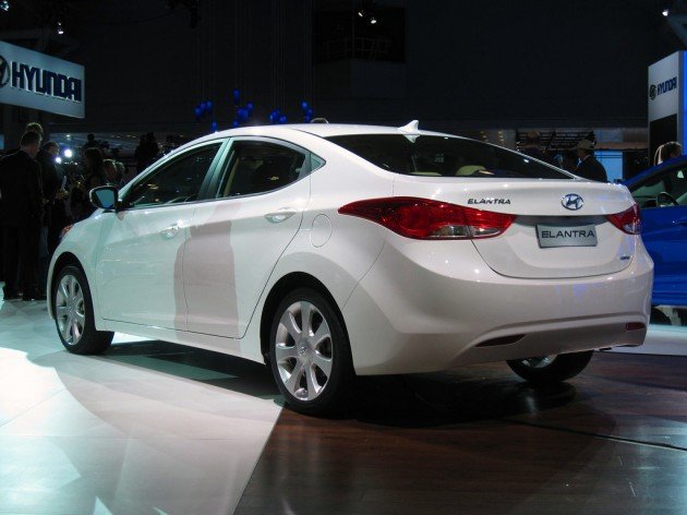 hyundai-elantra-2012-traseira-630x472.jpg