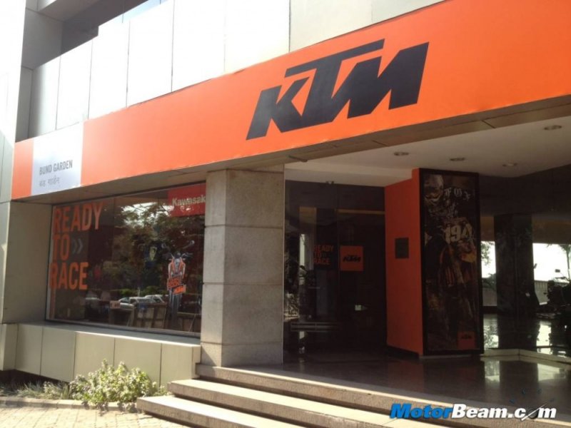 KTM_Bajaj_Showroom.jpg