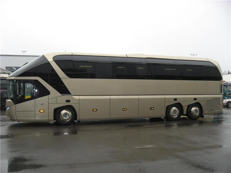 2007NeoplanStarlinerP110-224.jpg