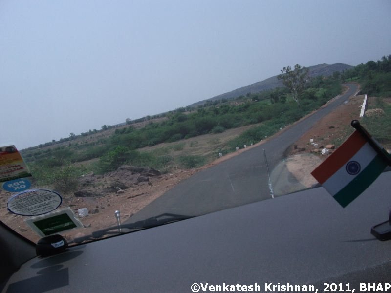 97 Road to Pattadakkal1.JPG