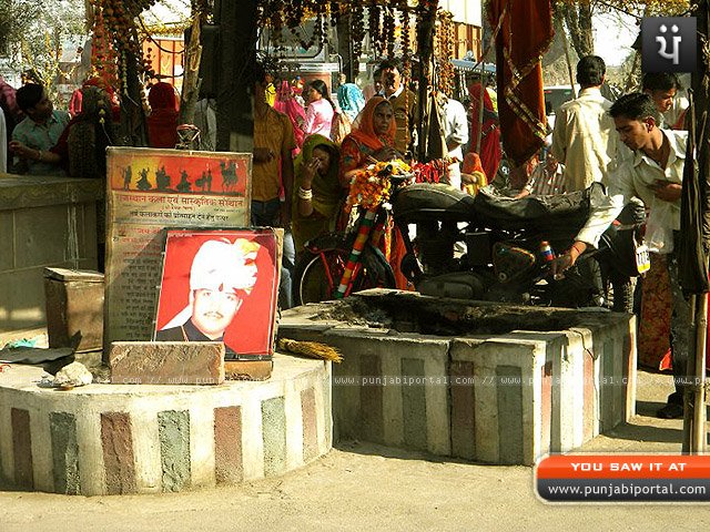 om-bana-bullet-350-royal-enfield-temple-india-1.jpg