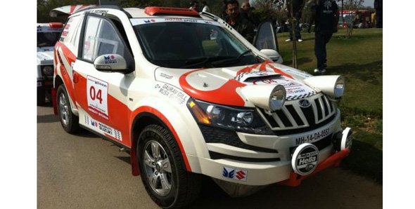 XUV500-desert-strom.jpg