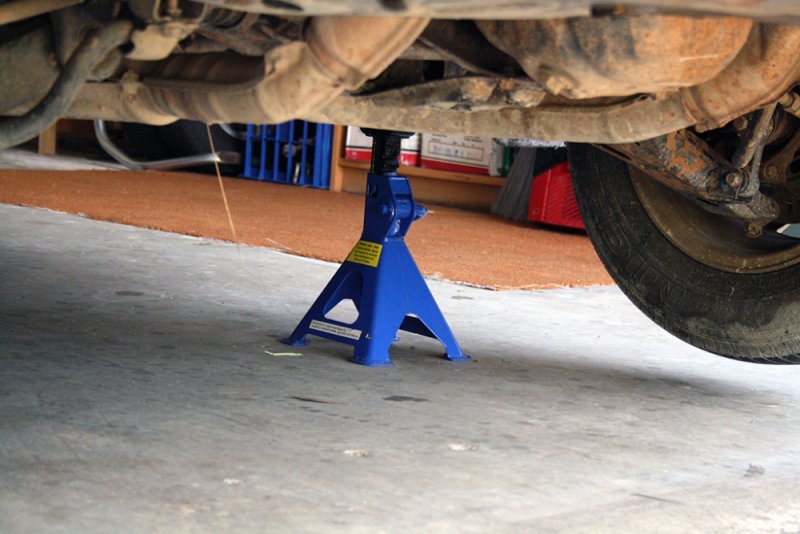 axle stand.jpg