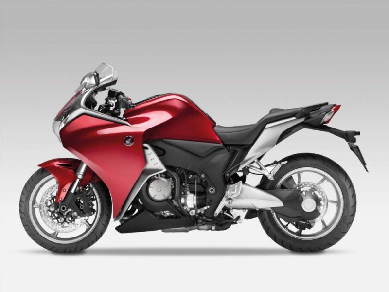 2010-Honda-VFR1200f-2.jpg