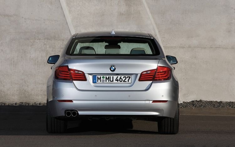 2011-bmw-5-series-rear.jpg