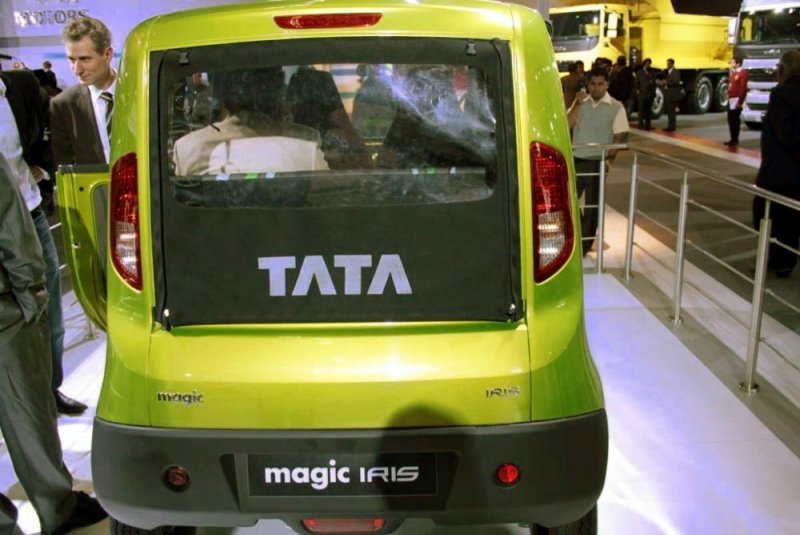 Tata-Magic-Iris-2011.jpg