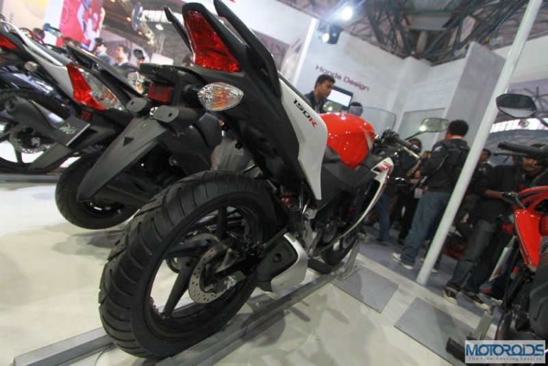 Honda-CBR150R-3.jpg