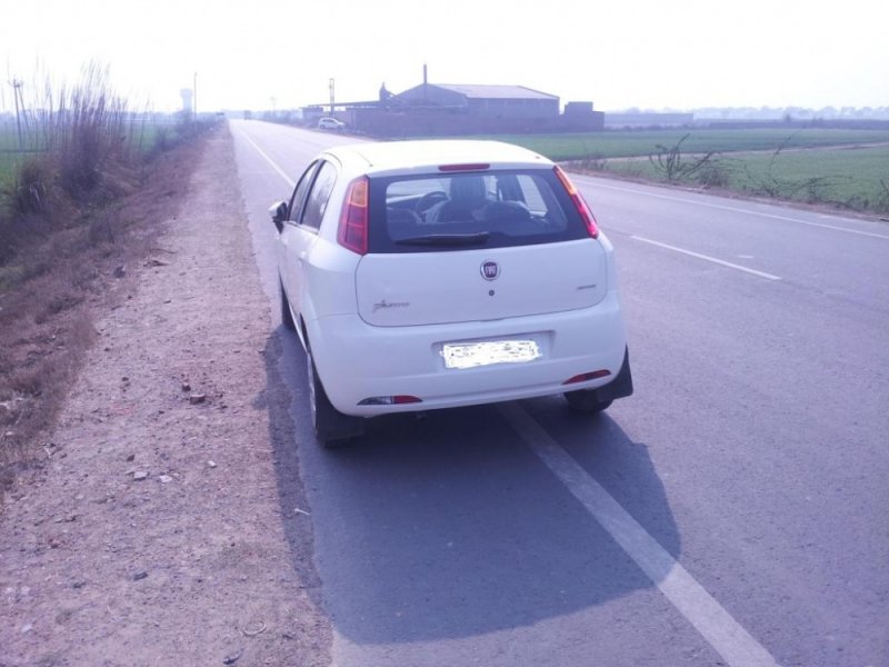 Car on Road rear View 1.jpg