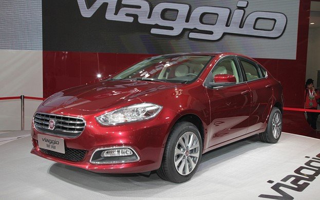 2013-Fiat-Viaggio-Revealed-1.jpg