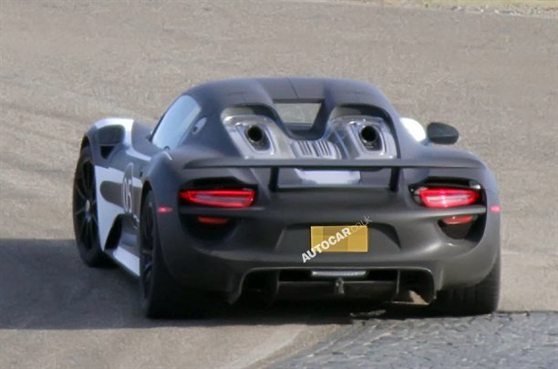 Porsche-918-11512121029347921600x1060.jpg