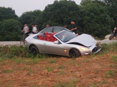 maserati-crash-china-1.jpg