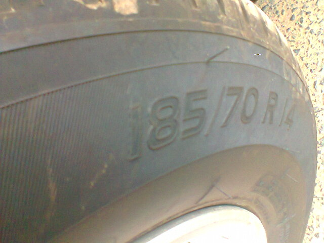 Punto Black mod Velre tyres closeup 185 60R14.png