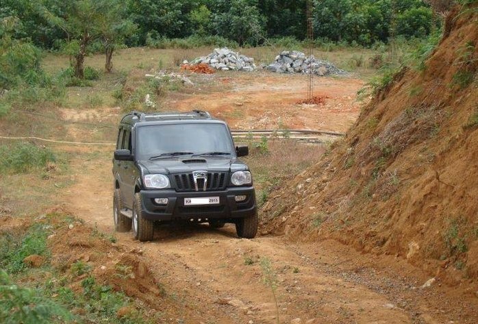 Mahindra Scorpio LX 4x4-1.jpg