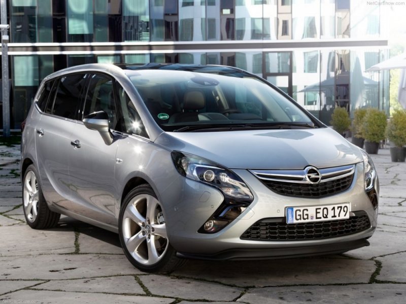 Opel-Zafira_Tourer_2012_1024x768_wallpaper_01.jpg