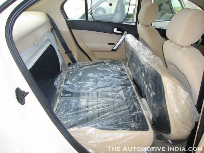 Ford-Fiesta-Classic-Flat-Bed-Rear-Seats.jpg