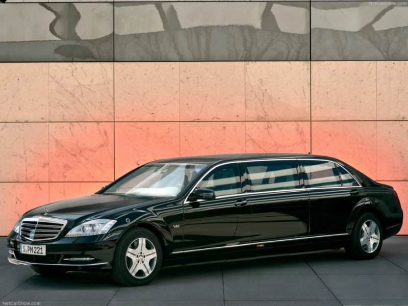 Mercedes-Benz-S600_Pullman_Guard_2011_1024x768_wallpaper_01.jpg