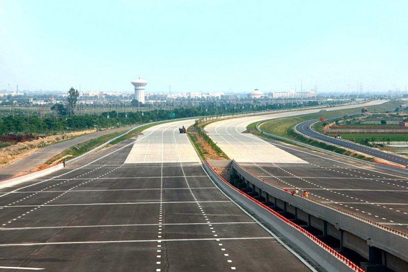 Yamuna-Expressway-1.jpg