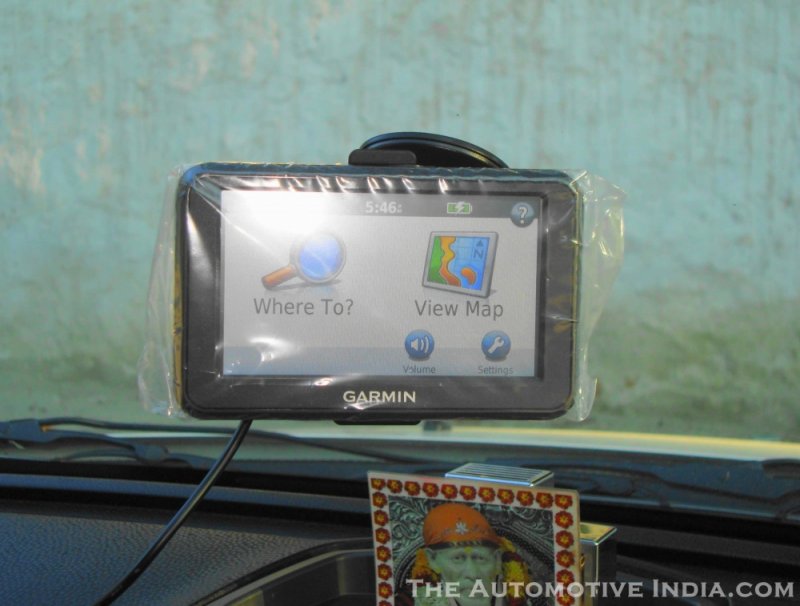 Garmin-Nuvi-40LM-Windshield-Mount.jpg