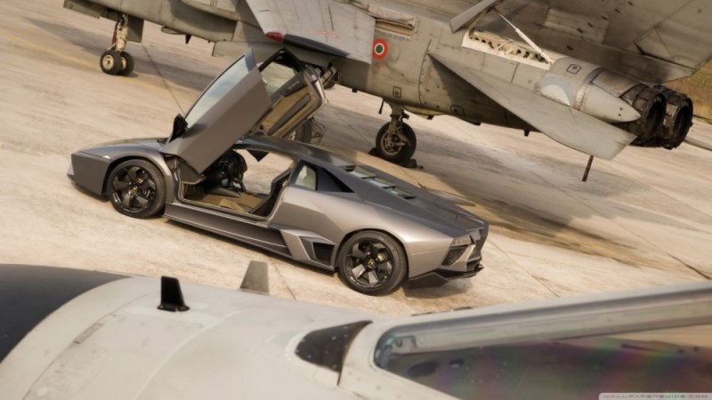 2008_lamborghini_reventon_4-wallpaper-1366x768.jpg