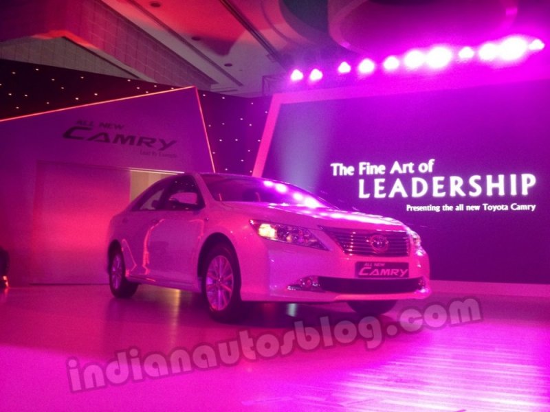 Toyota-Camry-India-launch.jpg