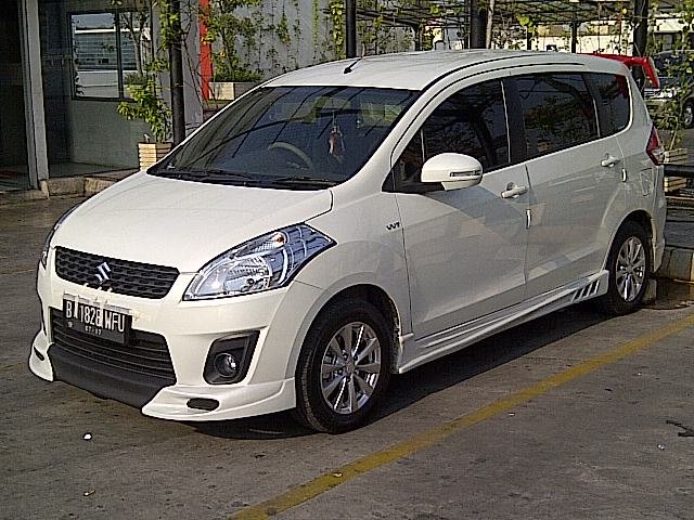 ERTIGA WHITE (23).jpg