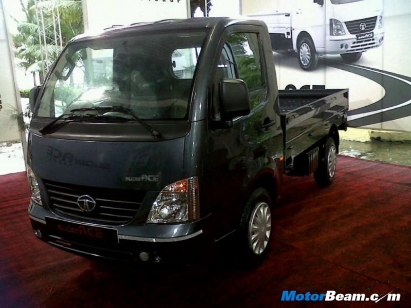 2013-Tata-Super-Ace.jpg