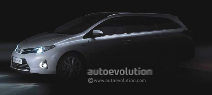 2013-auris-tourer-teased-ahead-of-paris-unveiling-49213-7.jpg