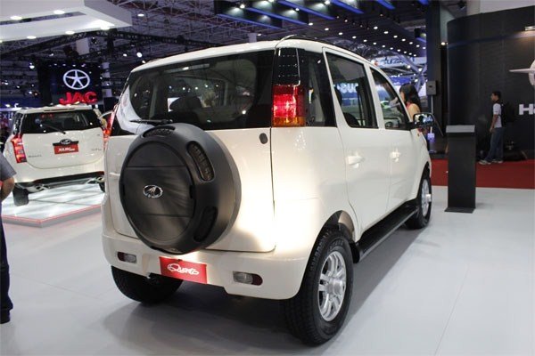 Mahindra-Quanto-at-2012-Sao-Paulo-Auto-Show-1.jpg