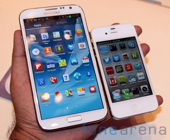 galaxy-note-2-vs-iphone-4s4.jpg