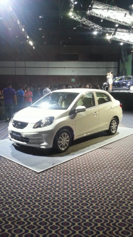 Honda-Brio-Amaze-live-pictures-3.jpg