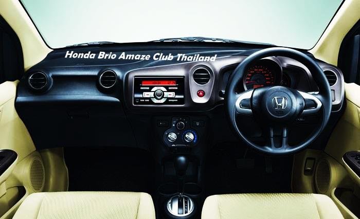 Honda-Brio-Amaze-Studio-shots-7.jpg