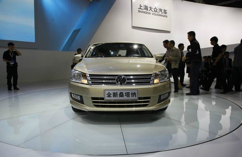 Volkswagen Touran L unveiled on the Guangzhou Auto Show