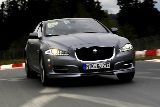 jaguar-xj-sport-and-speed-nurburgring-taxi.654x436.May-04-2012_16.35.49.200644.jpg