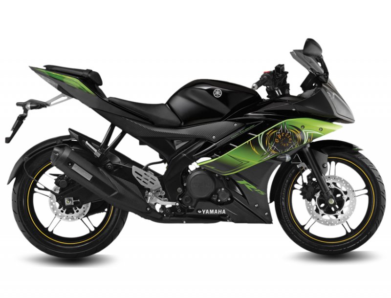 2013-Yamaha-R15-Version-2.0-Sports-Motorcycle-in-Thundering-Green.jpg