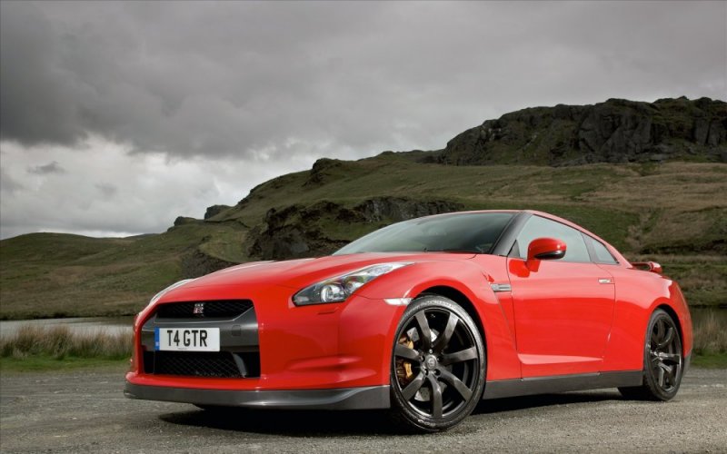 Nissan-GT-R-in-EU-widescreen-01.jpg