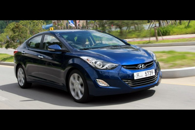 2011-Hyundai-Avante-Elantra-4.jpg