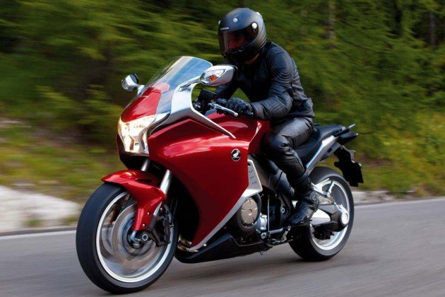 officially-official-honda-unleashes-the-goods-on-vfr-1200f.jpg