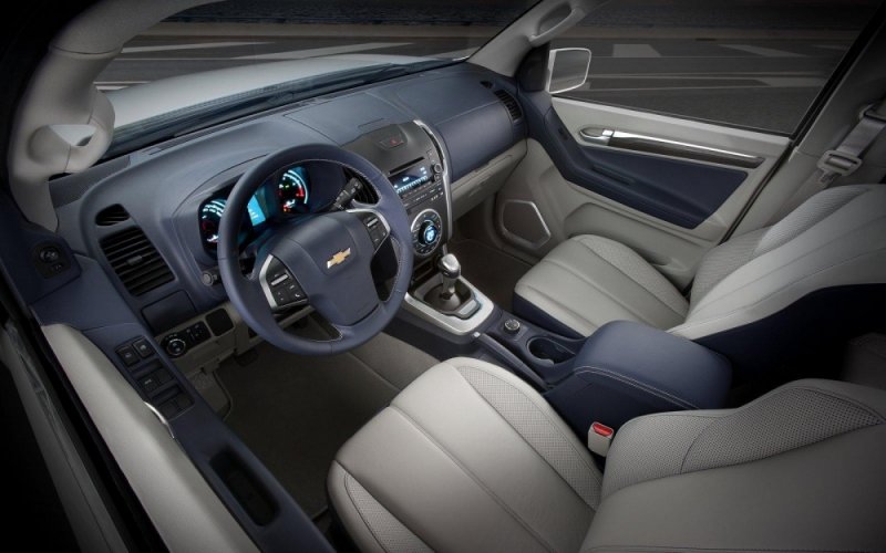 2012-Chevrolet-Trailblazer-Dashboard.jpg