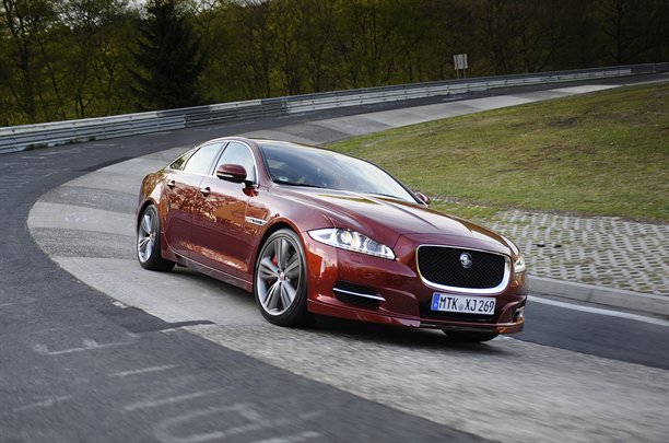 Jaguar-XJ-451212346203231600x1060.jpg