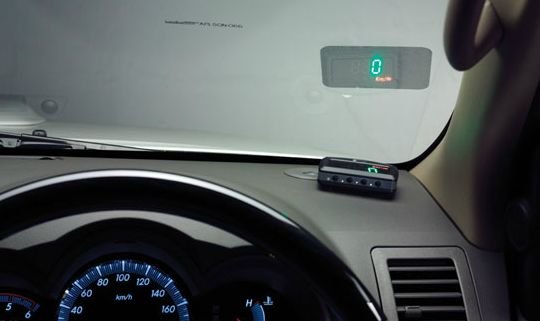 Toyota-Fortuner-HUD-Unit.jpg