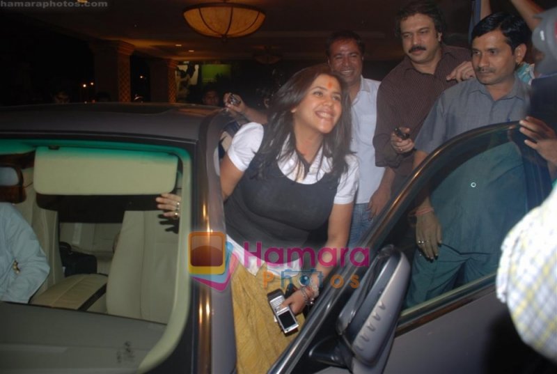 Ekta Kapoor's BMW 7 Series Sedan 17.jpg