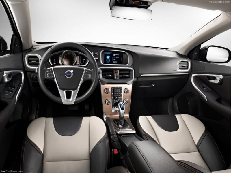 Volvo-V4-Cross-Country-Interiors.jpg