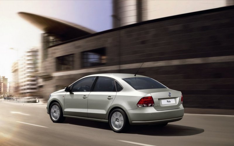 Volkswagen-Polo-Saloon-2011-widescreen-01.jpg