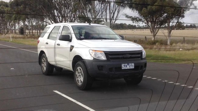 2015-Ford-Endeavour-Everest-front-spyshot.jpg