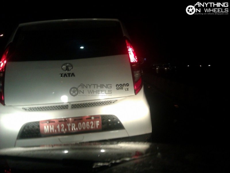 2013-Tata-Nano-CNG-emax-spied-rear.jpg