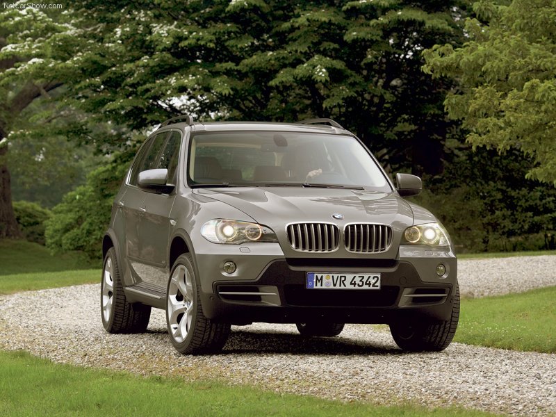 BMW-X5_4.8i_2007_800x600_wallpaper_04.jpg