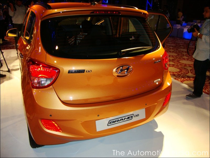 Hyundai-Grand-i10-Pictures-Review-74.JPG