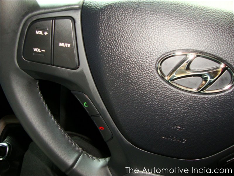 Hyundai-Grand-i10-Pictures-Review-61.JPG
